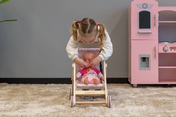 Optioneel: eigen naam op poppenbuggy