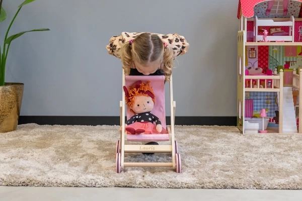 Optioneel: eigen naam op poppenbuggy