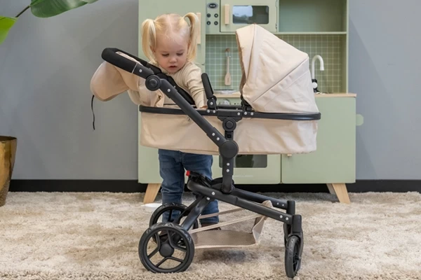 Veda is 2 jaar en 85 cm lang