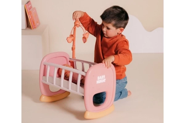 Mobiel met hartjes hangt erboven