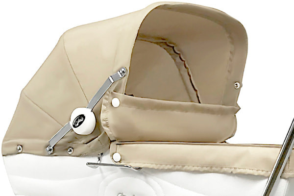 Inklapbare poppenwagen.