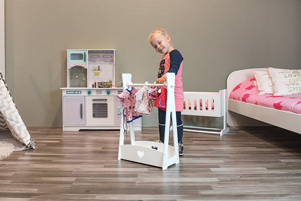 Feline is 3 jaar oud en 1.06 m lang.