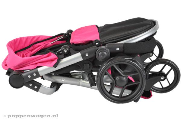 De poppenwagen is inklapbaar.