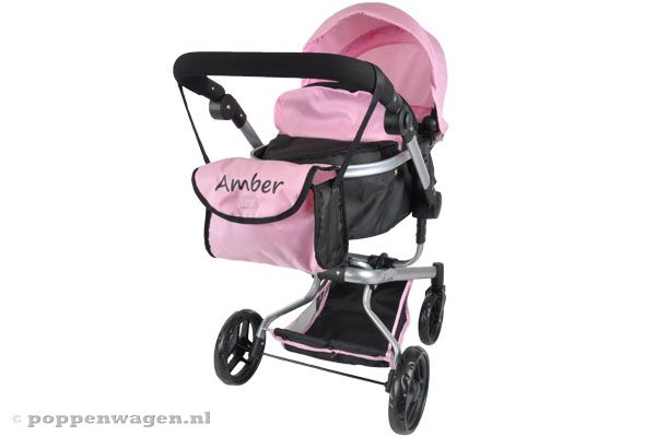 Of hang hem om de duwstang van je poppenwagen.