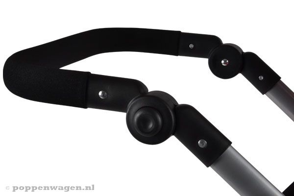 Verstelbare duwstang (48-81 cm).