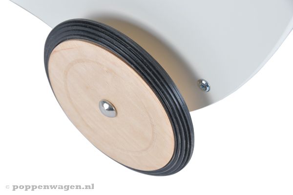 Voorzien van wielen met rubberen randje.