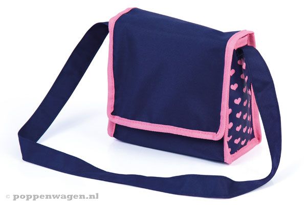 Inclusief luiertas en boodschappenmand onder de wagen.