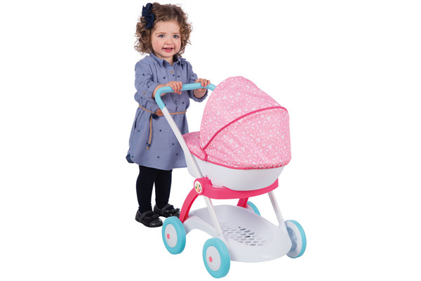 Met boodschappenmandje.