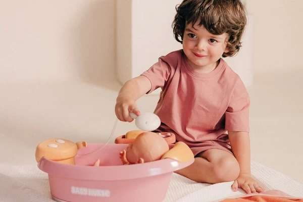 De douchekop kan water sproeien