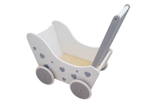 Poppenwagen wit zilver hartjes.